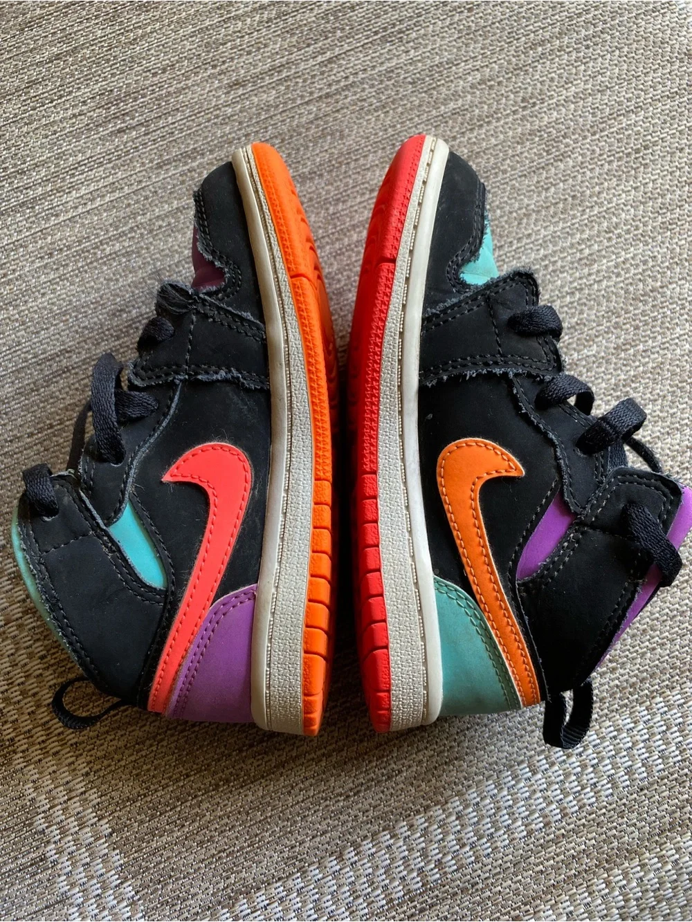 Jordan 1 Mid Kids size 9 High-Top Sneakers